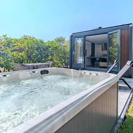Forest With Jacuzzi 2 Persons #741 Ferienhaus Maasbree